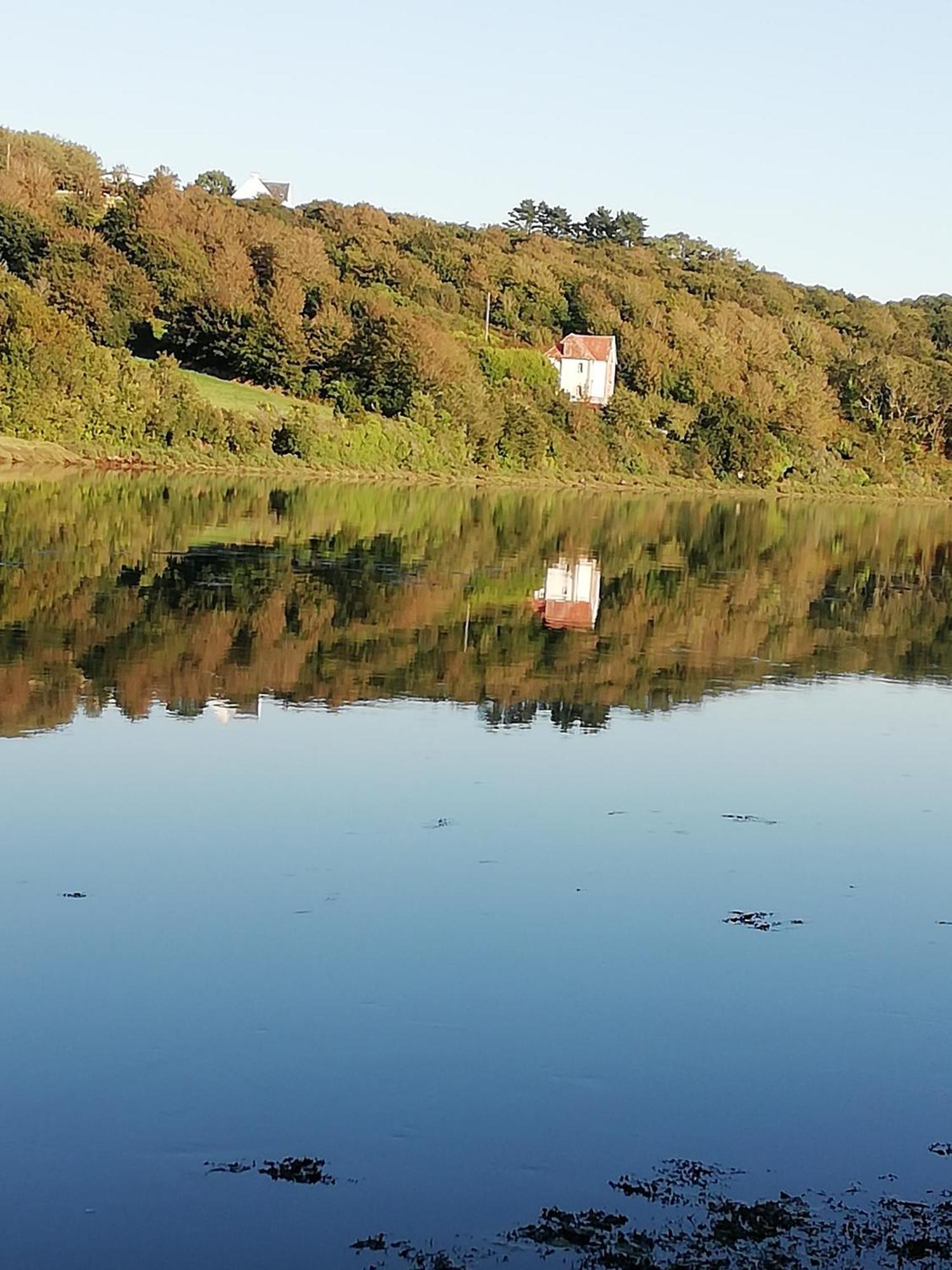 Chateau De Locqueran Pierres Et Filets Bleus Audierne Exteriör bild
