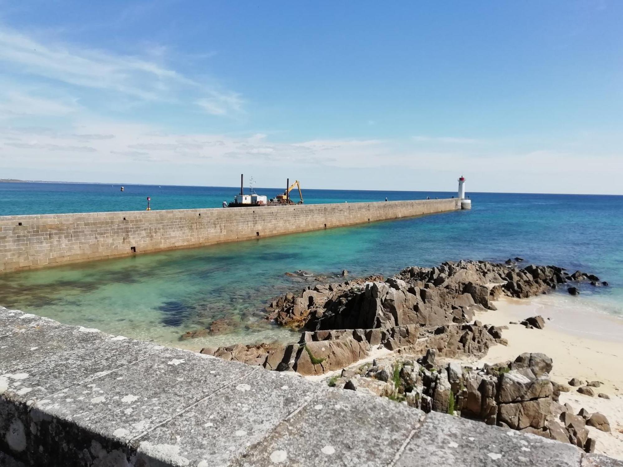 Chateau De Locqueran Pierres Et Filets Bleus Audierne Exteriör bild